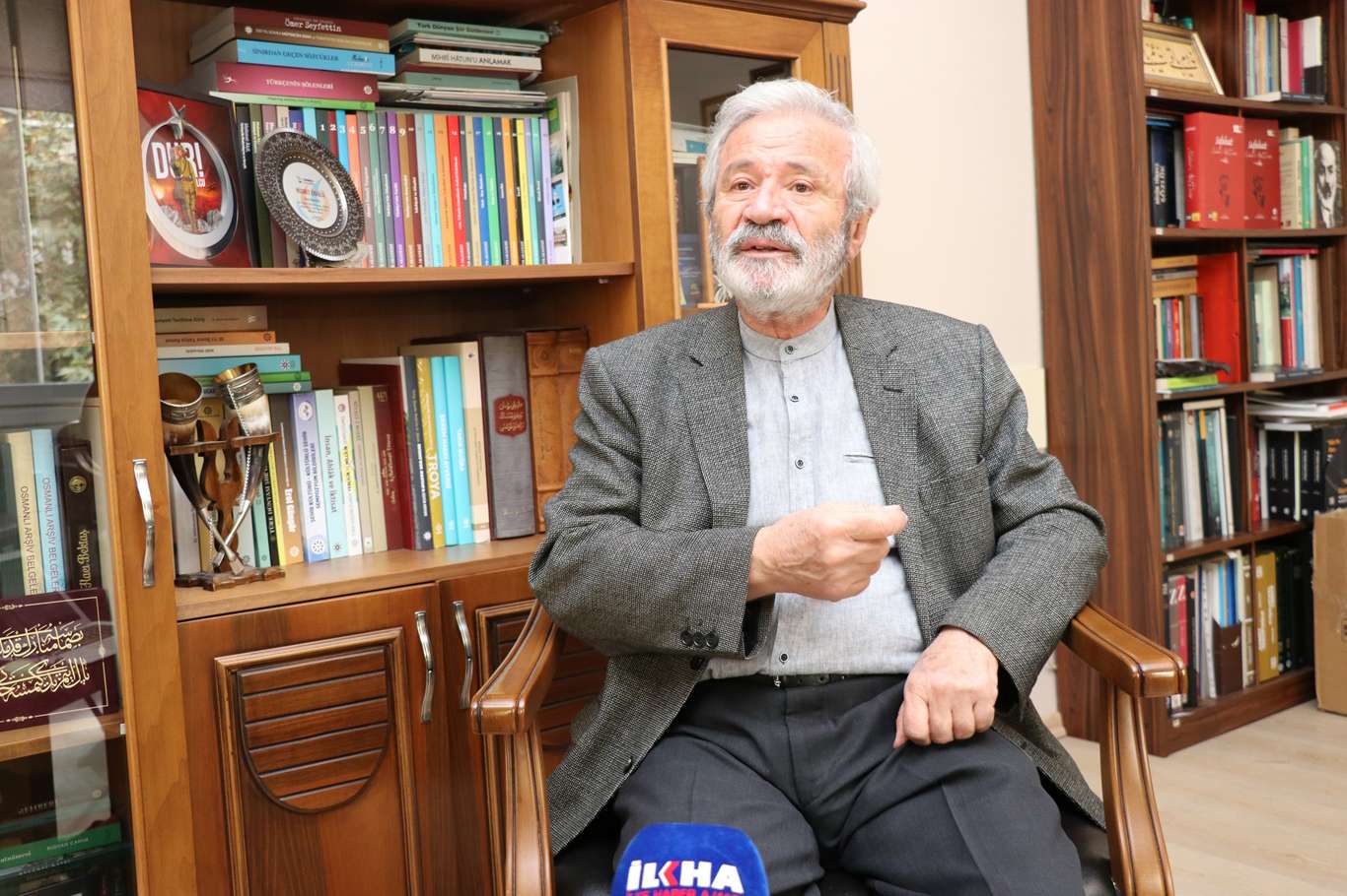Yazar Doğan: Harf inkılabı Türkiye’de bir medeniyeti değiştirme projesiydi Yazar Doğan: Harf inkılabı Türkiye’de bir medeniyeti değiştirme projesiydi